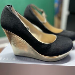 Torrid Size 9 black suede with gold wedges